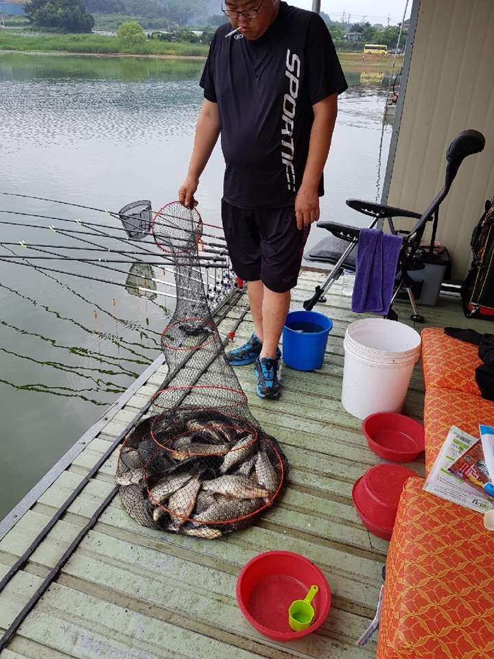 fish_pay_0219369.jpg