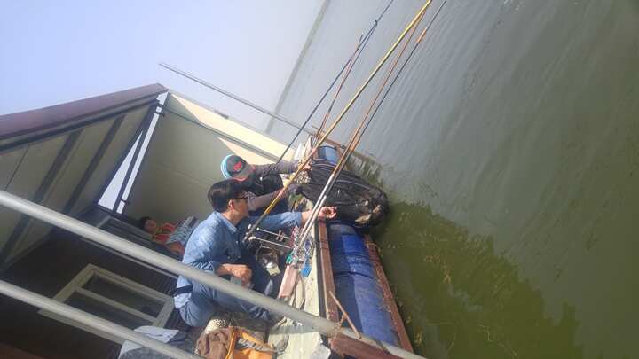 fish_pay_05432067.jpg