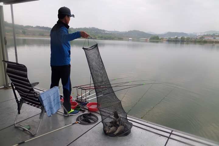 fish_pay_05561463.jpg