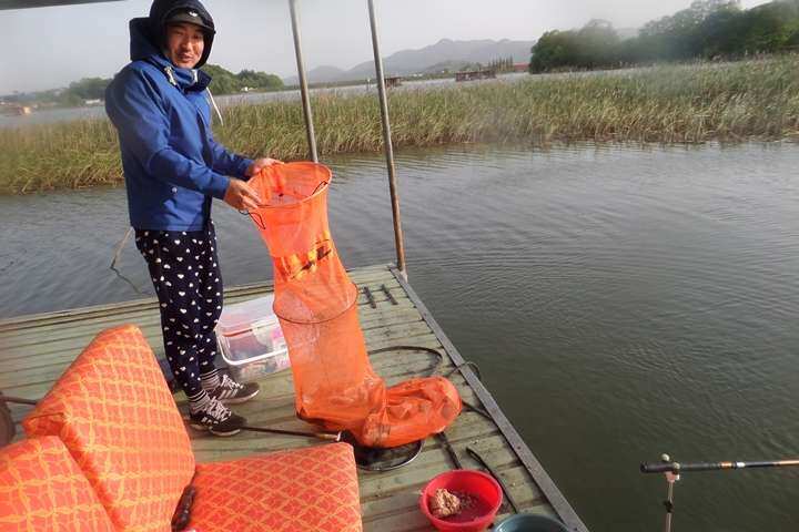 fish_pay_05575878.jpg