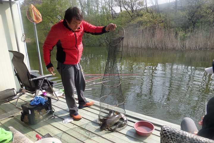 fish_pay_12341550.jpg
